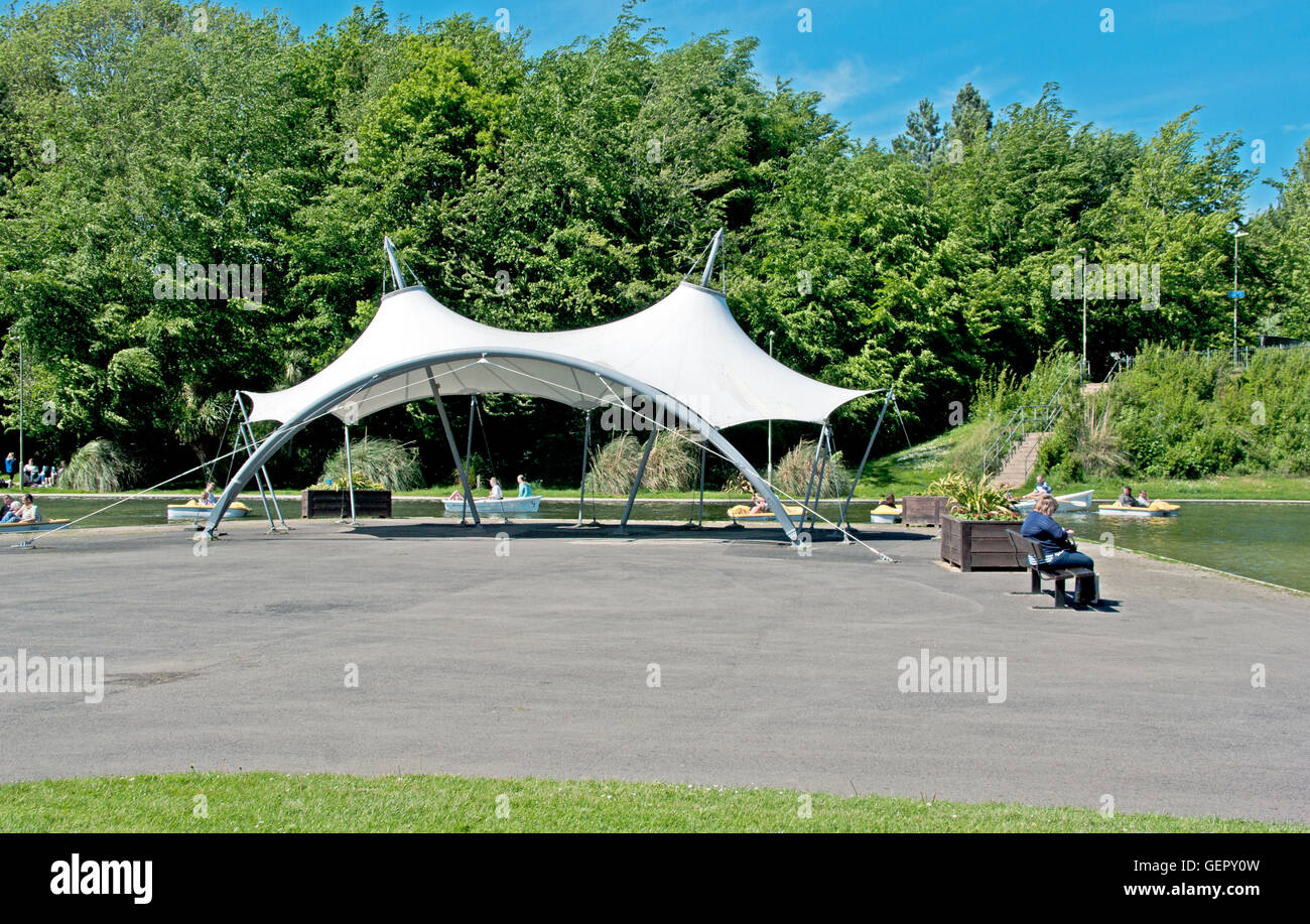 Eastrop Park, Boating Lake, Basingstoke, Hampshire, England Stock Photo