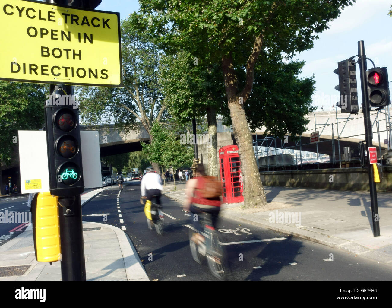 Victoria Embankment cycle superhighway, London Stock Photo
