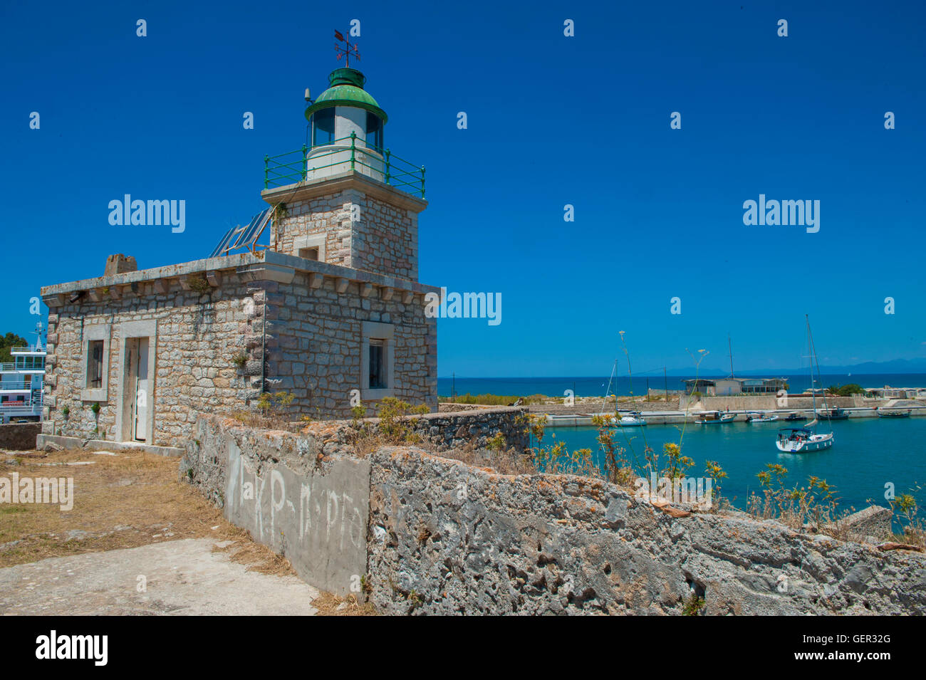 The Venetian Castle and lighthouse of Agia Mavra Stock Photo - Alamy