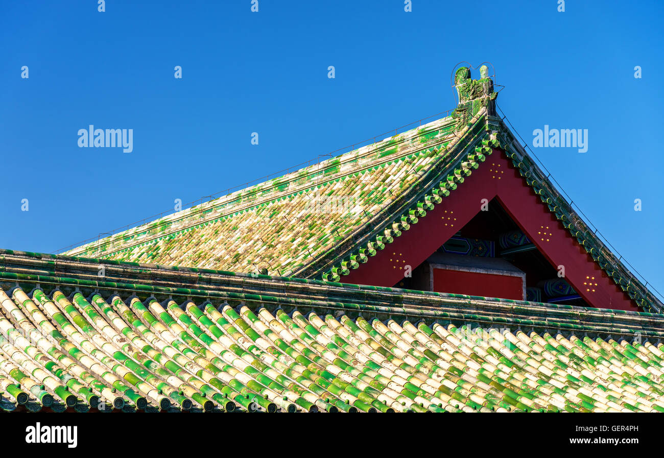 Chinese temple altar hi-res stock photography and images - Alamy