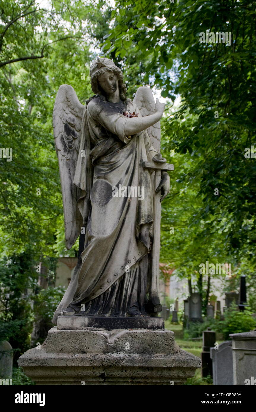 geography / travel, Germany, Bavaria, Munich, Alter Suedfriedhof (Old South Cemetery), gravestone, statue, angel, Glockenbach quarter, Stock Photo