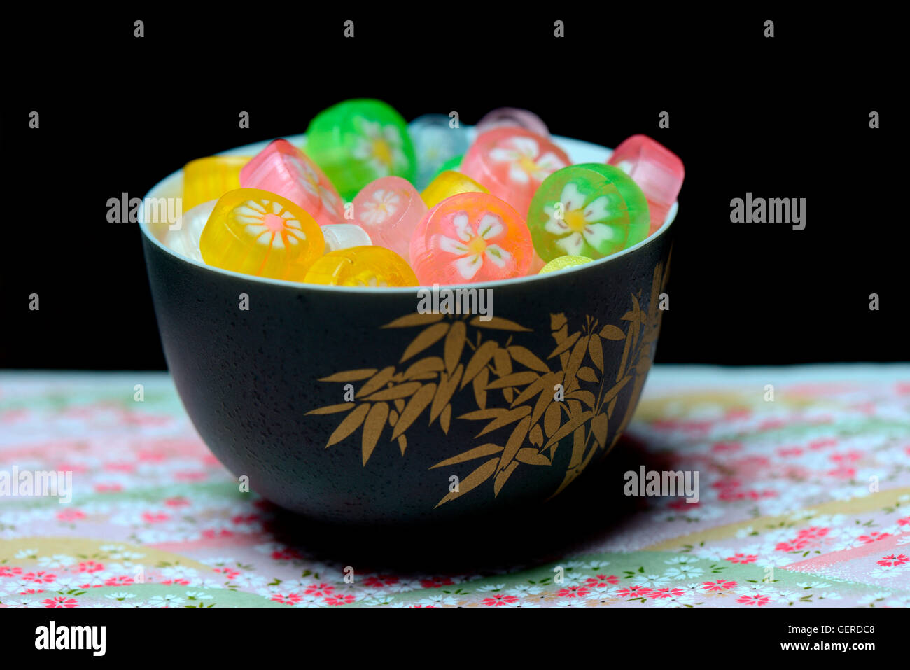 Japanische Bonbons in Schale, Bonbon Stock Photo