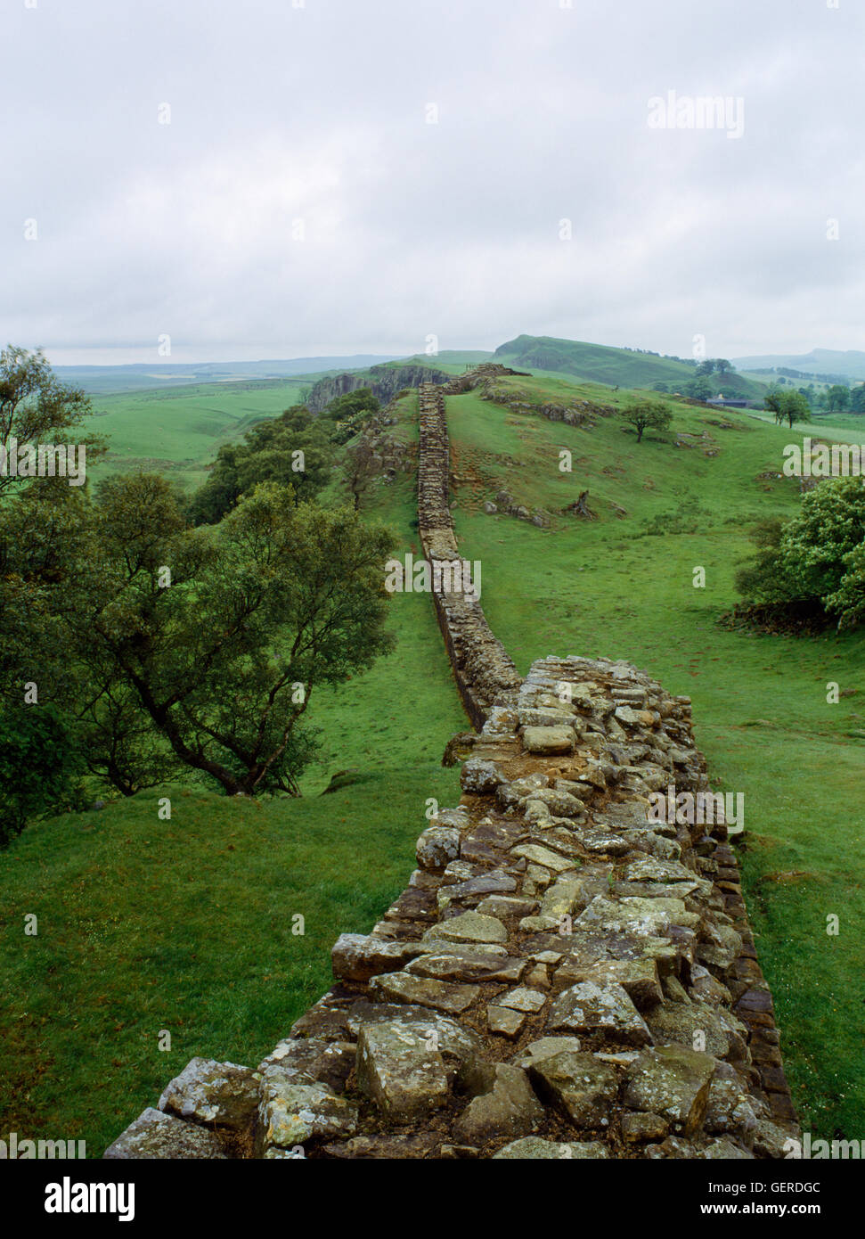 Looking ENE along Hadrian's Wall at Walltown Crags, Northumberland ...