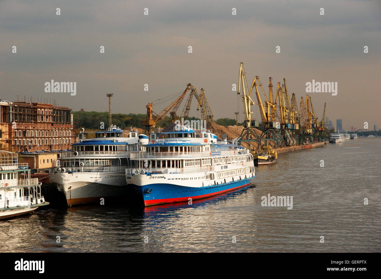 geography / travel, Russia, Moscow, cranes on the Moscow river bank, passenger vessels, Stock Photo