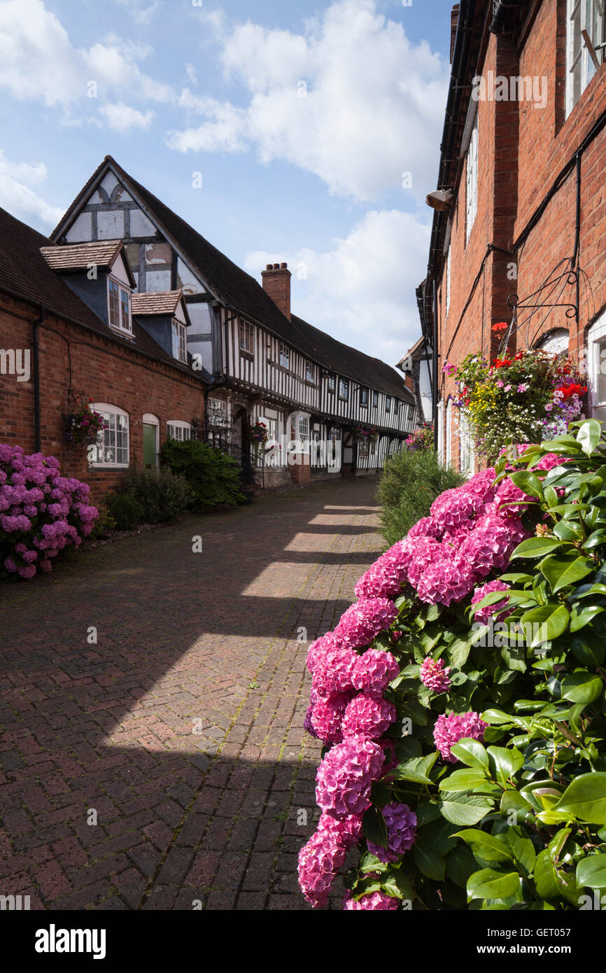 The mixed architectural styles of Malt Mill Lane in Alcester Stock Photo Alamy