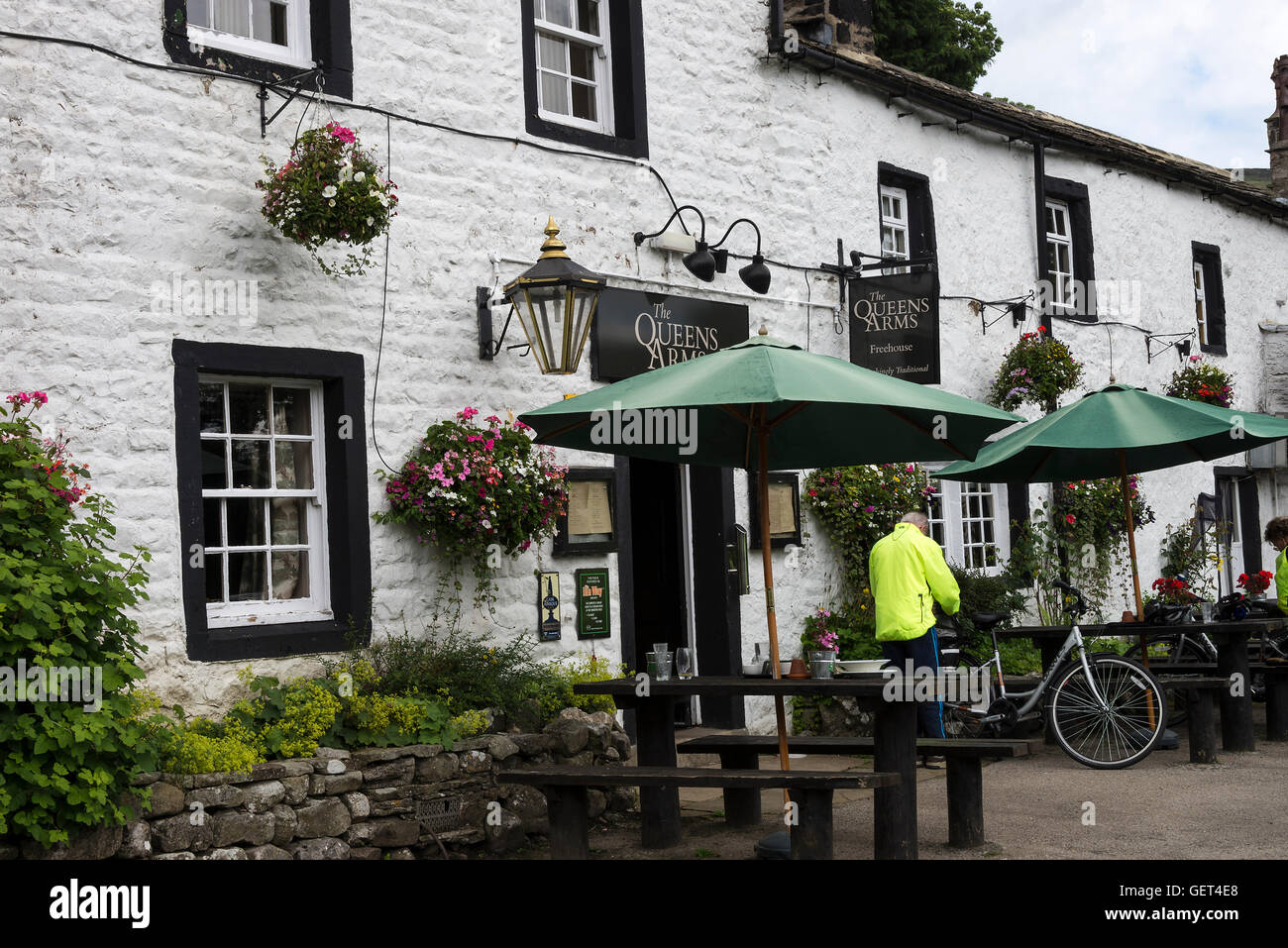 The Queens Arms Public House and Hotel at Litton in Littondale Yorkshire Dales National Park England United Kingdom UK Stock Photo