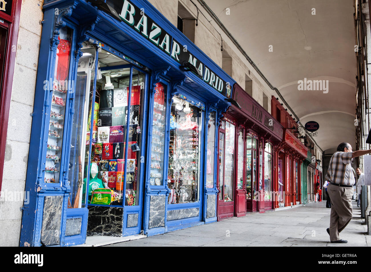 Vintage storefronts hi-res stock photography and images - Alamy