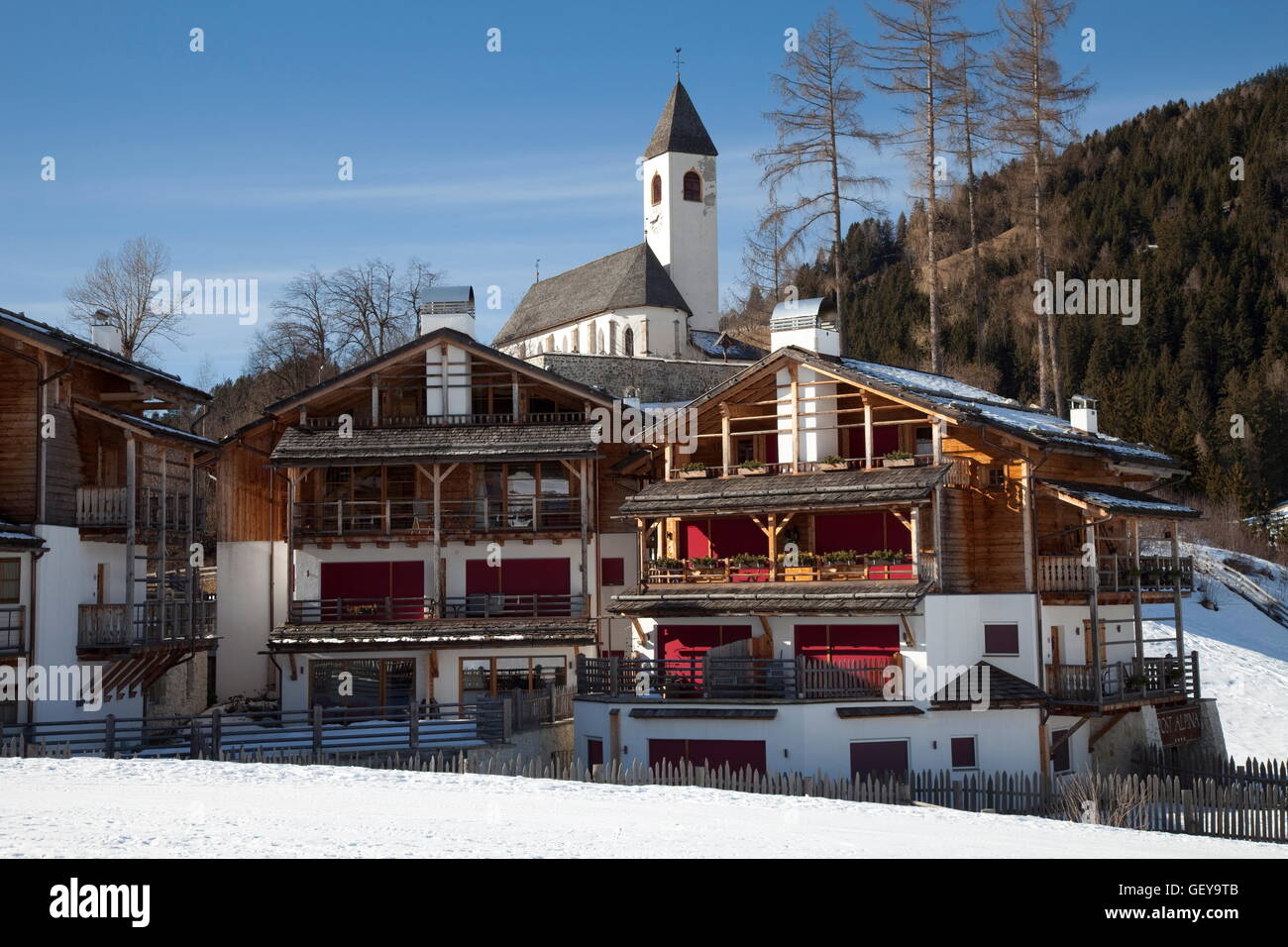 geography / travel, Italy, South Tyrol, Sextental (Sexten Valley), Vierschach, Alpine village Post Alpina, 4 stars chalet, parish church St. Magdalene, Stock Photo