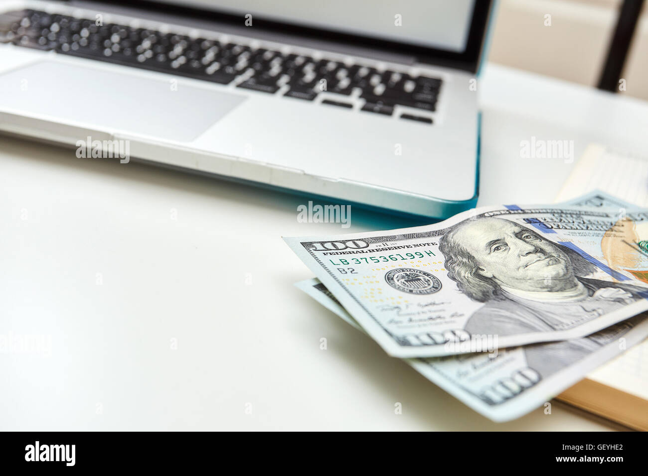 Banknote computer hi-res stock photography and images - Alamy