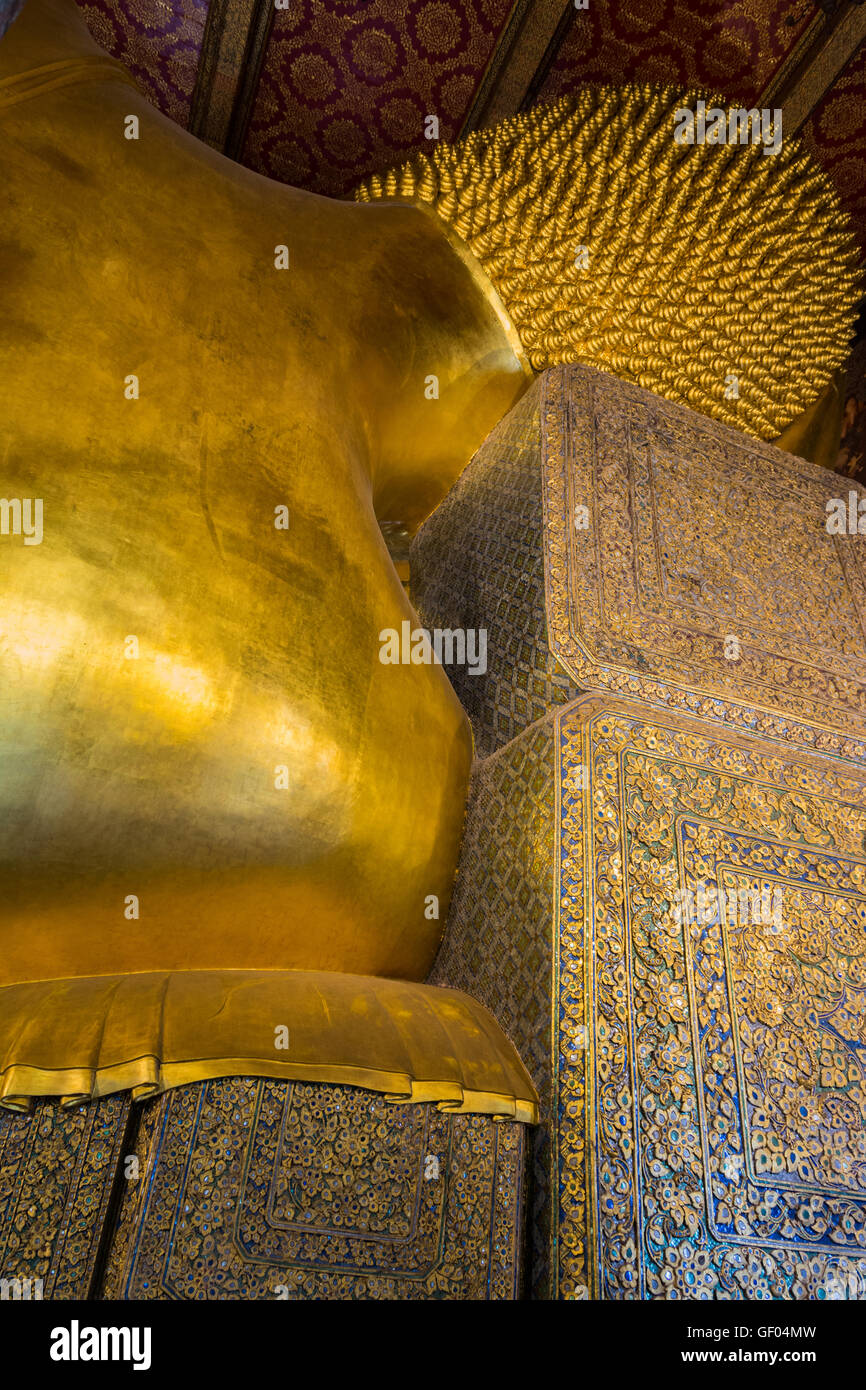 Reclining big Buddha gold statue in Wat Pho, Bangkok, Thailand Stock ...