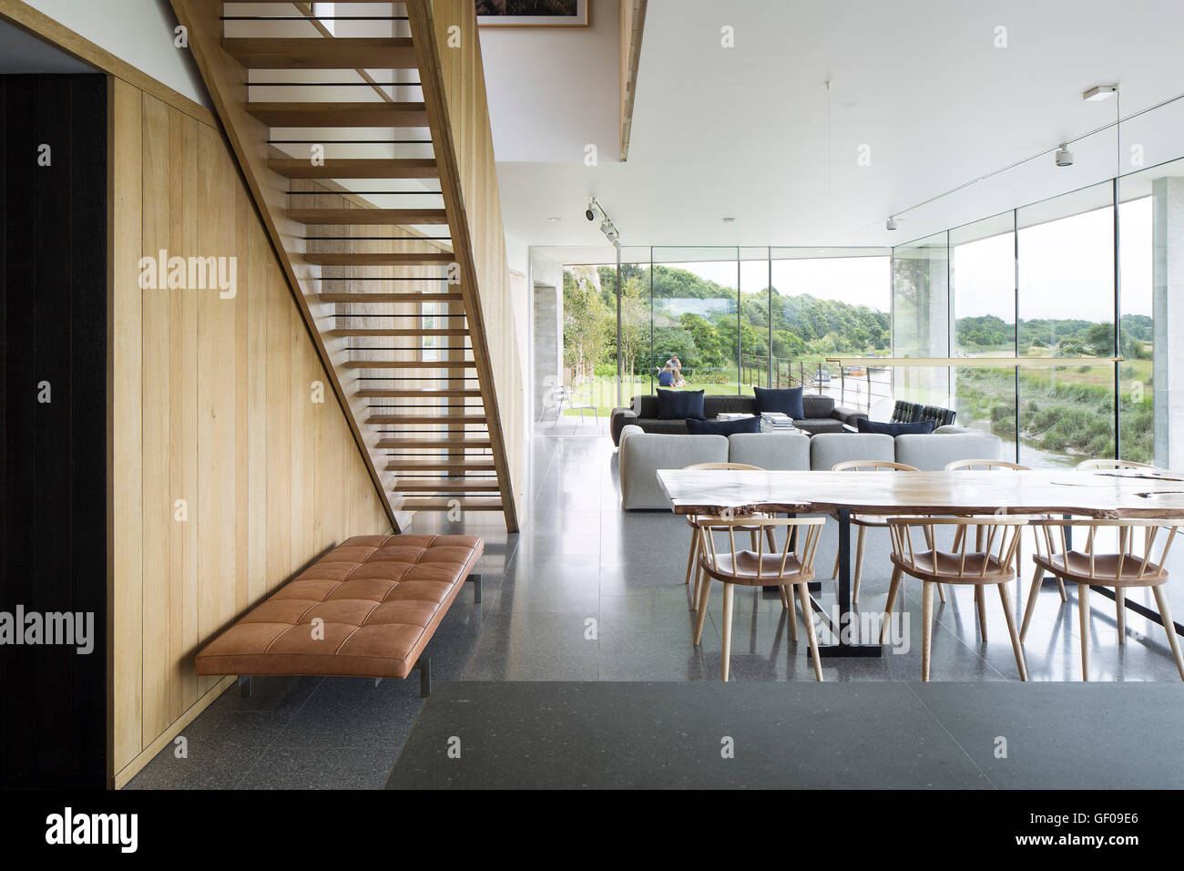 Open stairs design hi-res stock photography and images - Alamy