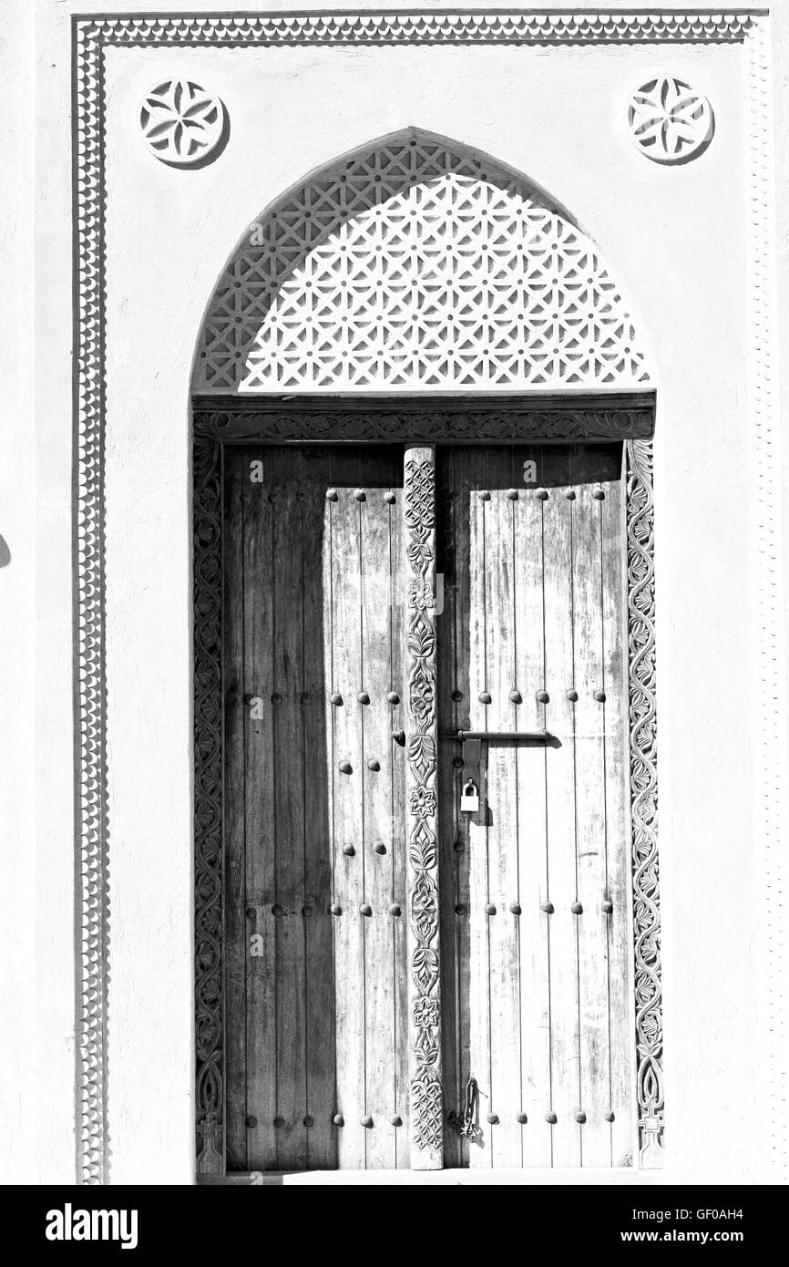 Oman old wooden door Black and White Stock Photos & Images - Alamy