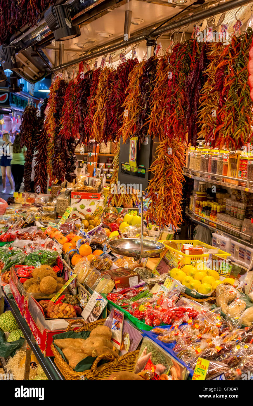 BARCELONA, SPAIN july 05 2016 People buying food inside Mercat de