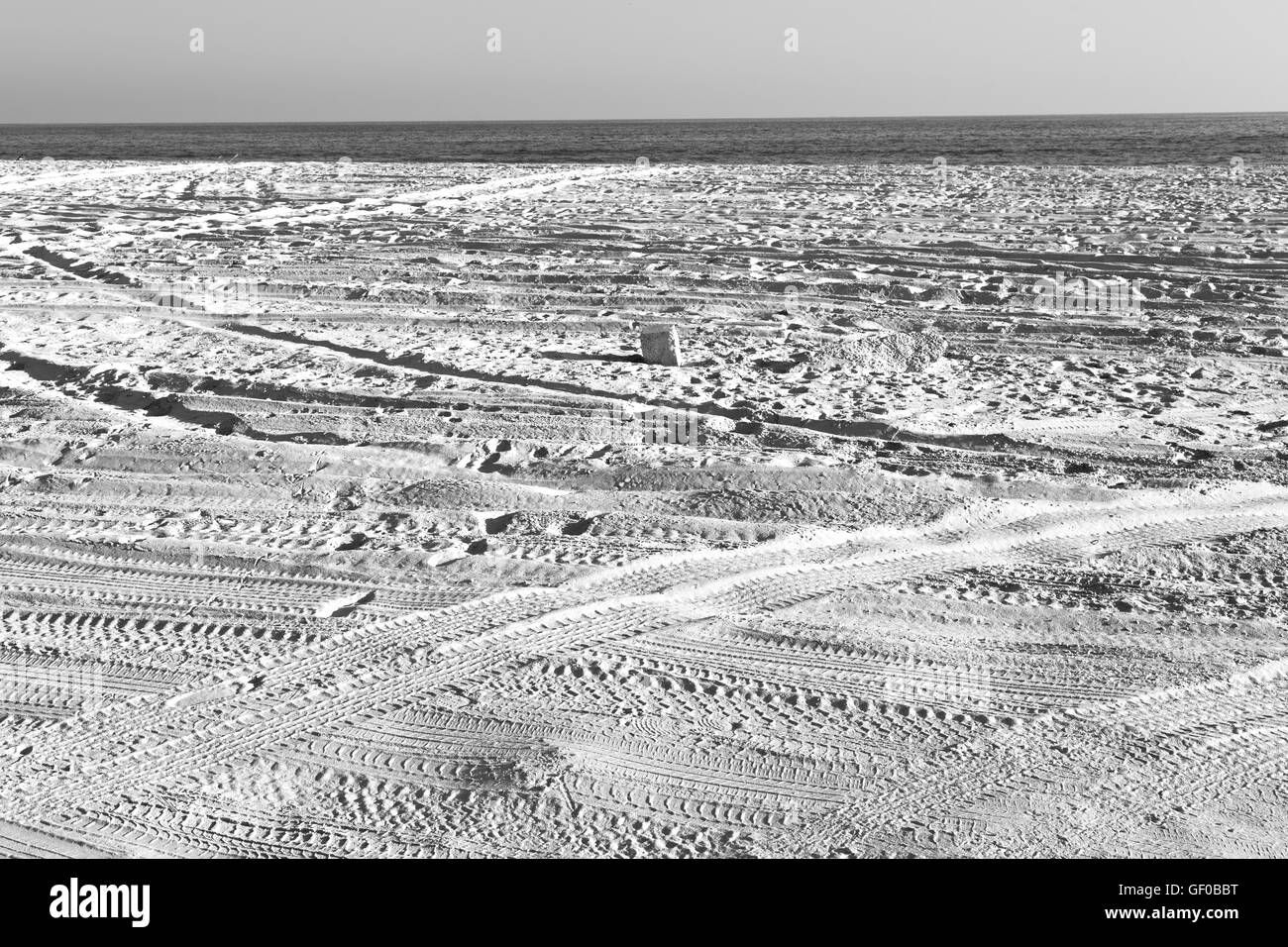 Oman beach sandy Black and White Stock Photos & Images - Alamy