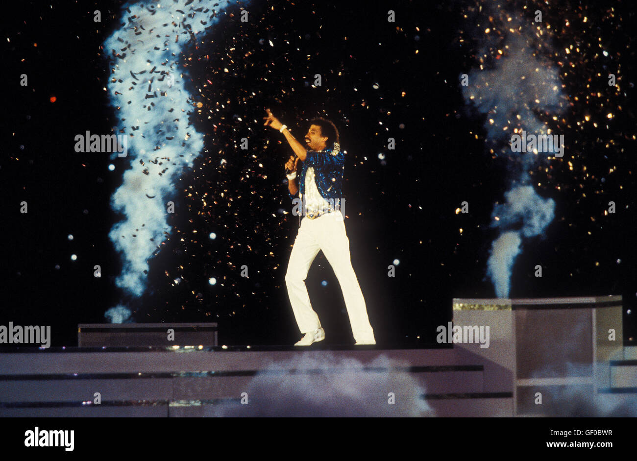 Lionel Richie performs at 1984 Olympic Games in Los Angeles Stock Photo - Alamy