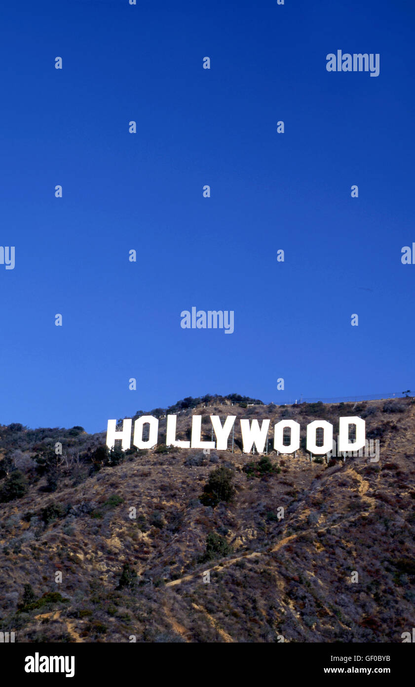 Hollywood Landscape With The Classic Sign Vector Download, image size:841x1390
