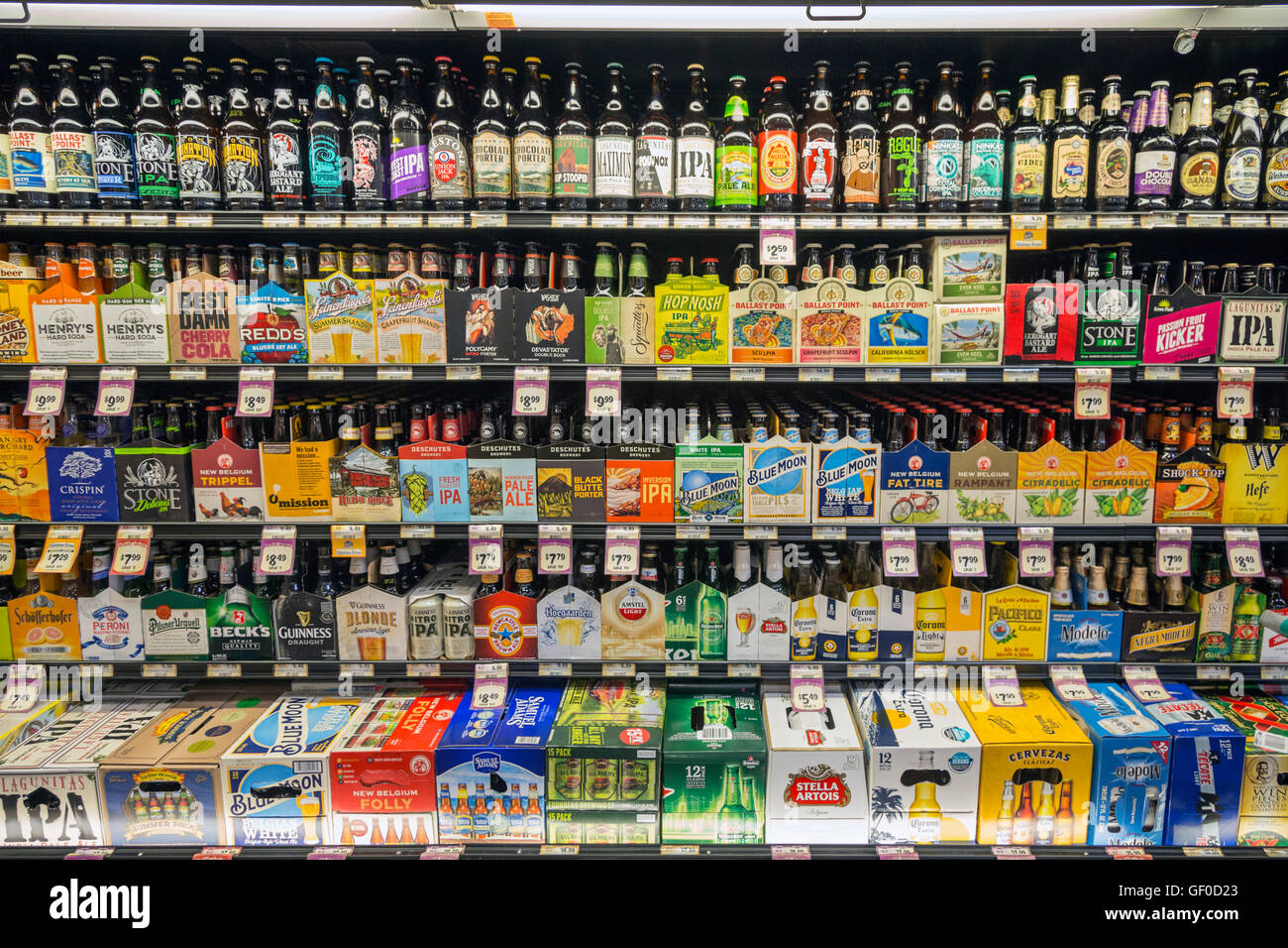 Beer store hi-res stock photography and images - Alamy