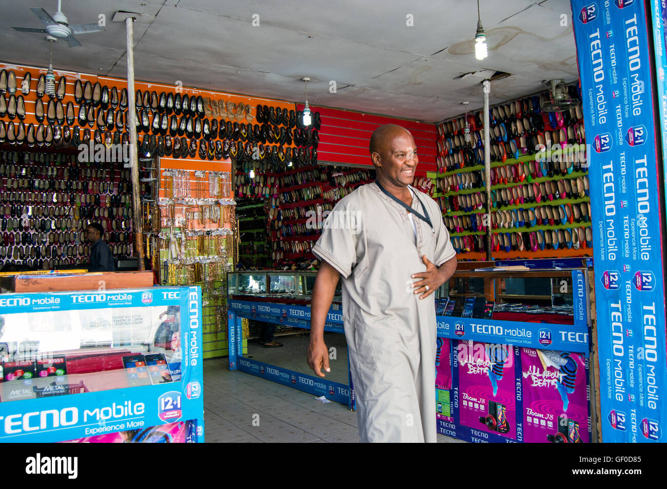 Uhuru Street scene with general store, DaresSalaam, Tanzania Stock Photo Alamy