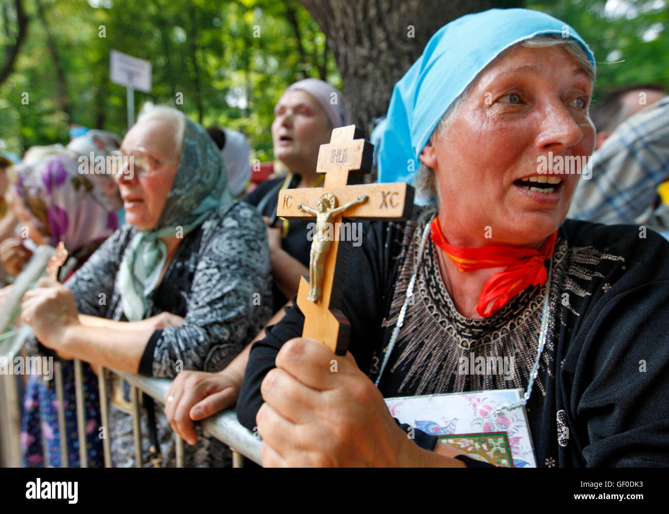 Ukrainian believers of Ukrainian Orthodox Church of Moscow Patriarchy attend a prayer service at the St. Vladimir's Hill in Kiev, on July 27, 2016. Ukrainian believers, priests and nuns of Ukrainian Orthodox Church of Moscow Patriarchy took part in a procession of the cross to mark the anniversary of the Baptism of Kievan Rus in Kiev. But supporters of the Ukrainian Orthodox Church of Kiev Patriarchy believe that the procession of the cross is organized by pro-Russian powers to destabilize the political situation in the country (Photo by Vasyl Shevchenko/ Pacific Press) Stock Photo