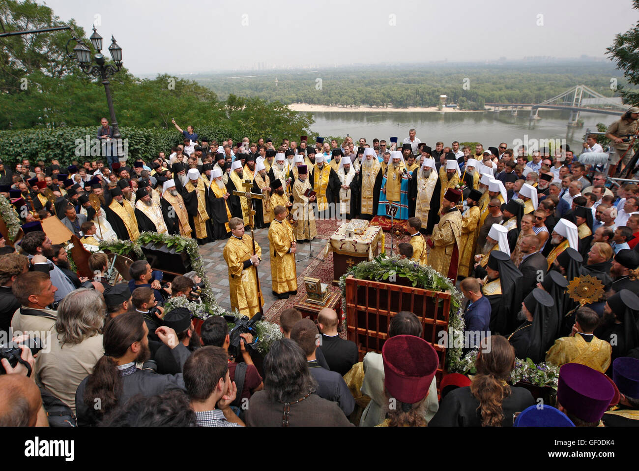 The Head of the Ukrainian Orthodox Church of the Moscow Patriarchate Metropolitan Onufry (C) attends a prayer service at the St. Vladimir's Hill in Kiev, on July 27, 2016. Ukrainian believers, priests and nuns of Ukrainian Orthodox Church of Moscow Patriarchy took part in a procession of the cross to mark the anniversary of the Baptism of Kievan Rus in Kiev. But supporters of the Ukrainian Orthodox Church of Kiev Patriarchy believe that the procession of the cross is organized by pro-Russian powers to destabilize the political situation in the country (Photo by Vasyl Shevchenko/ Pacific Press) Stock Photo