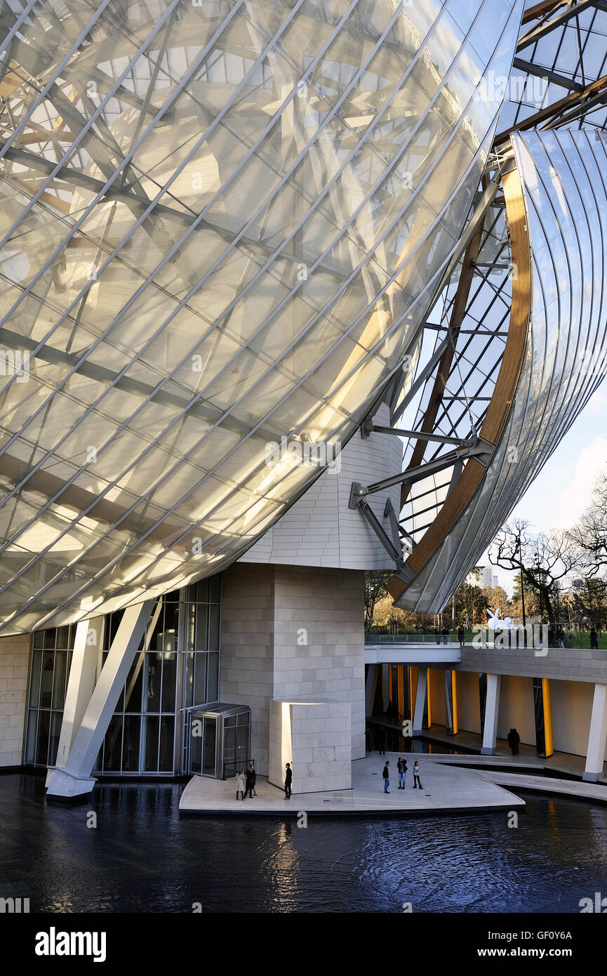 Museum of Contemporary Art of the Louis Vuitton Foundation Editorial Photo  - Image of glass, modern: 65055756