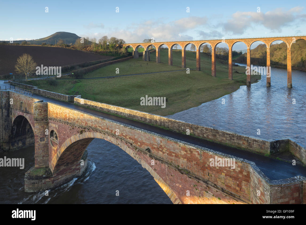 River Tweed, Eildon Hills and Leaderfoot Viaduct, Scotland, Scottish Borders, UK Stock Photo