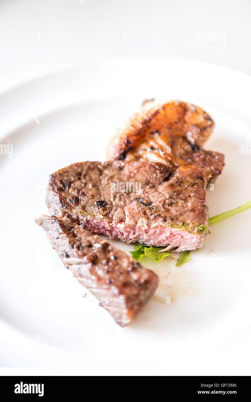 Beef tournedos hires stock photography and images Alamy