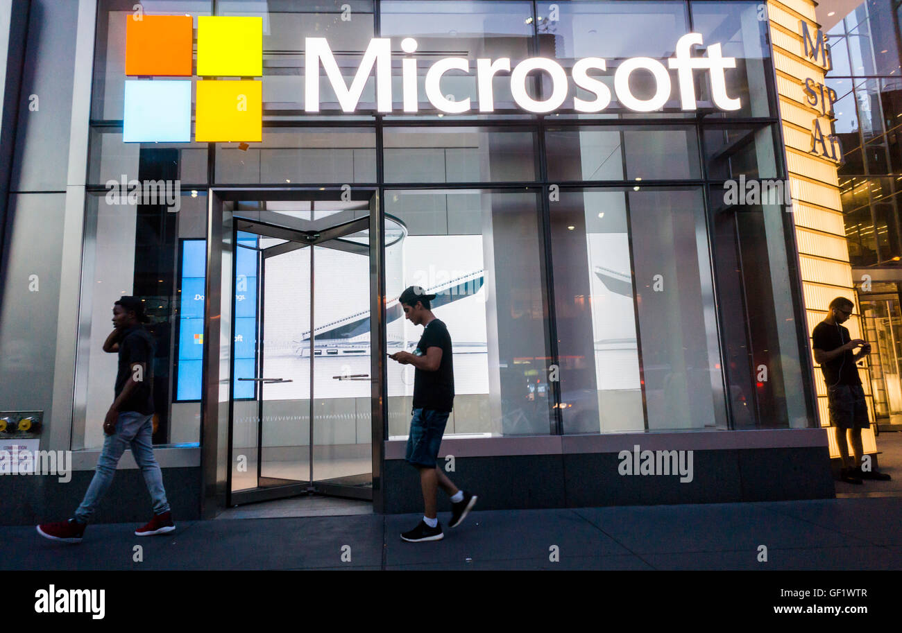 The New York offices of the Microsoft company on Eighth Avenue on Thursday, July 21, 2016. (© Richard B. Levine) Stock Photo
