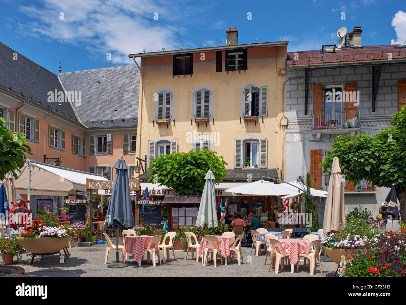 Kafeneion Greek restaurant in the Place de Conflans. Conflans, Albertville,  Savoie, France Stock Photo - Alamy
