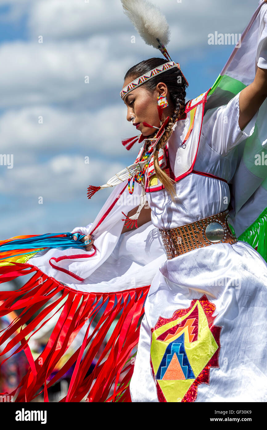 Sideview Of Beautiful Native American Woman Stock Photo Alamy