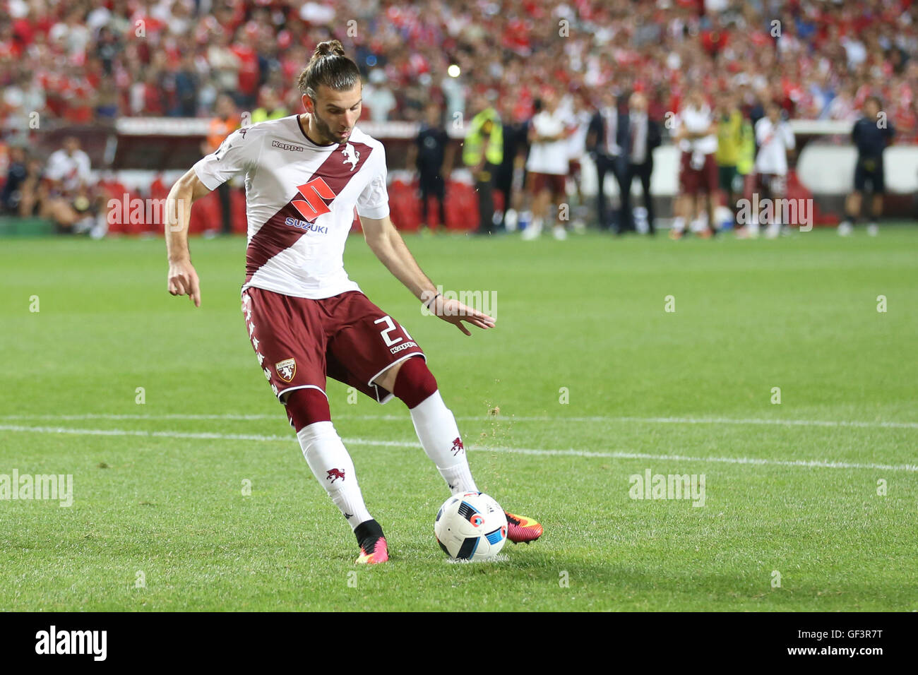Lisbon, Portugal. 27th July, 2016. Torino's defender Gaston Silva takes the eleventh penalty Credit:  Alexandre Sousa/Alamy Live News Stock Photo