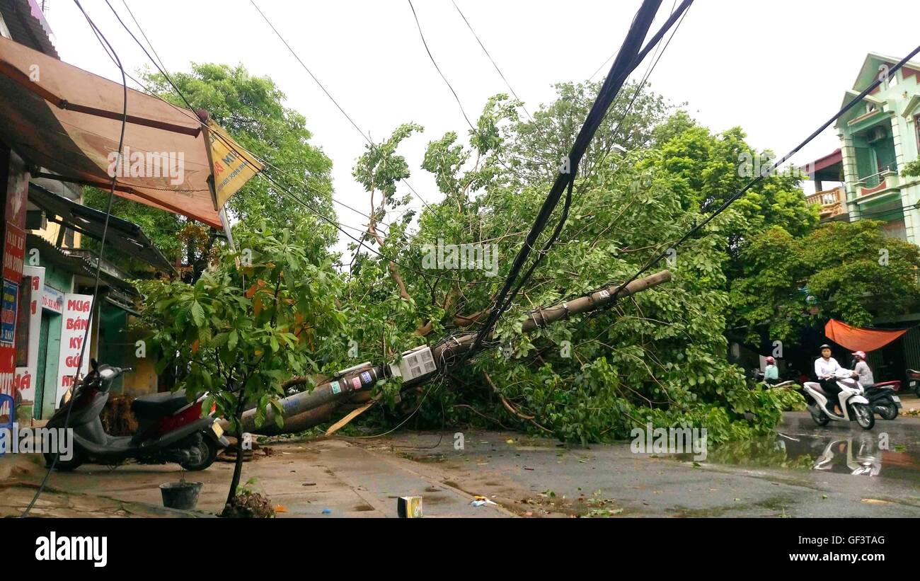 Hanoi. 28th July, 2016. Photo taken on July 28, 2016 shows a damaged electric pole in Hanoi, capital of Vietnam. Strong gales and torrential rain triggered by Typhoon Mirinae have left one dead and five injured in Vietnam's capital Hanoi on Thursday morning, said Search and Rescue Department under Hanoi Capital City Special High Command. Credit:  VNA/Xinhua/Alamy Live News Stock Photo