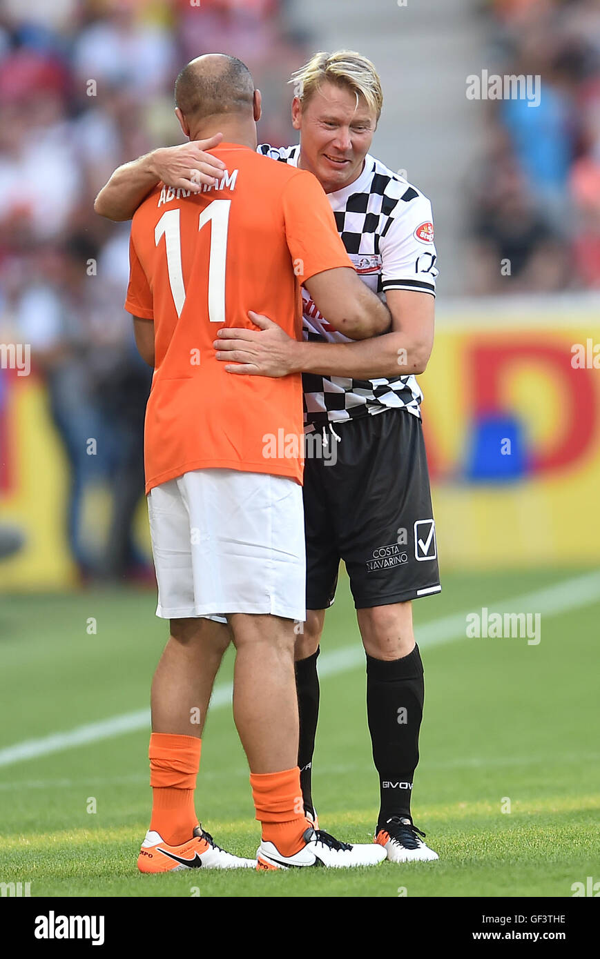 Mainz, Germany. 27th July, 2016. Arthur Abraham (l) and Mika Haekkinen ...