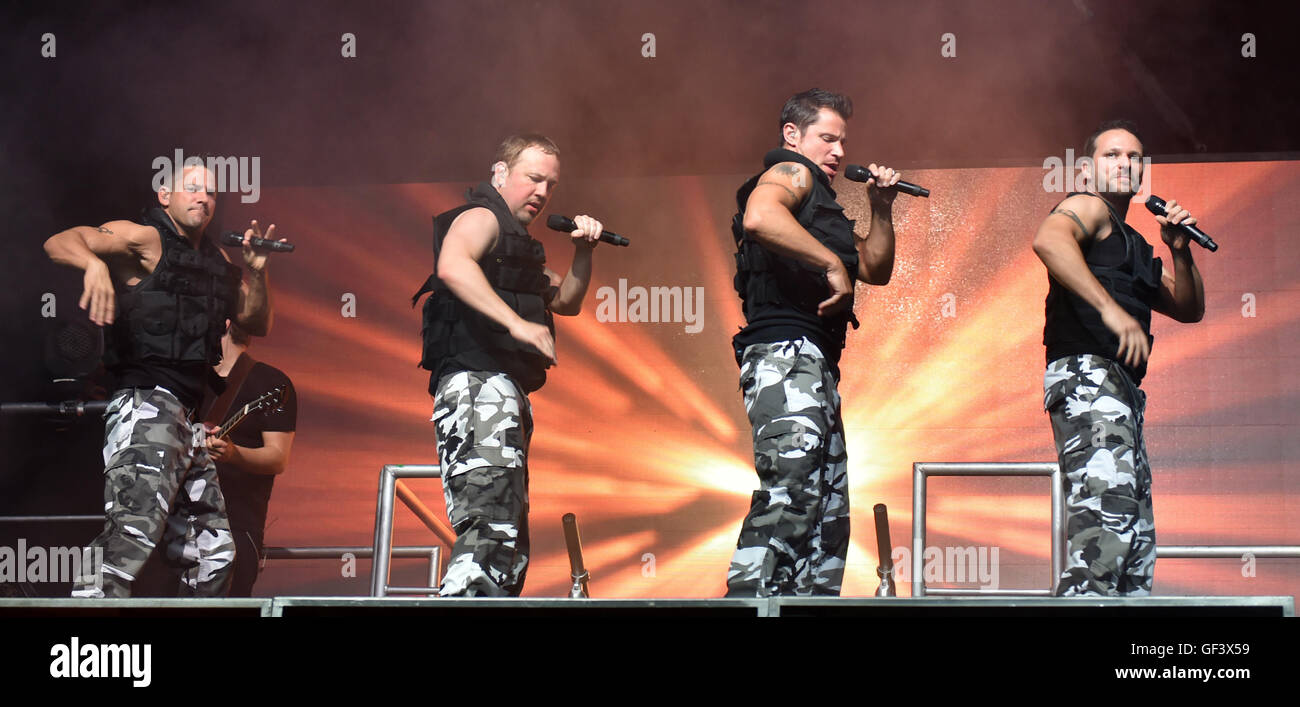 98 degrees band hi-res stock photography and images - Alamy