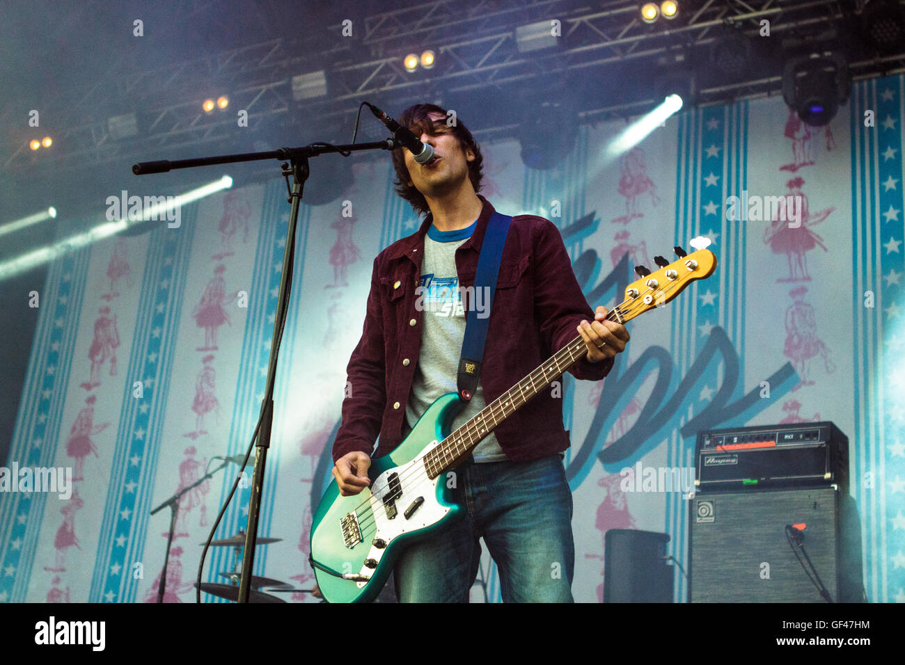 The Cribs performing on the Main Stage at Y Not Festival, Pikehall Derbyshire, UK. Friday 29th July 2016. Stock Photo