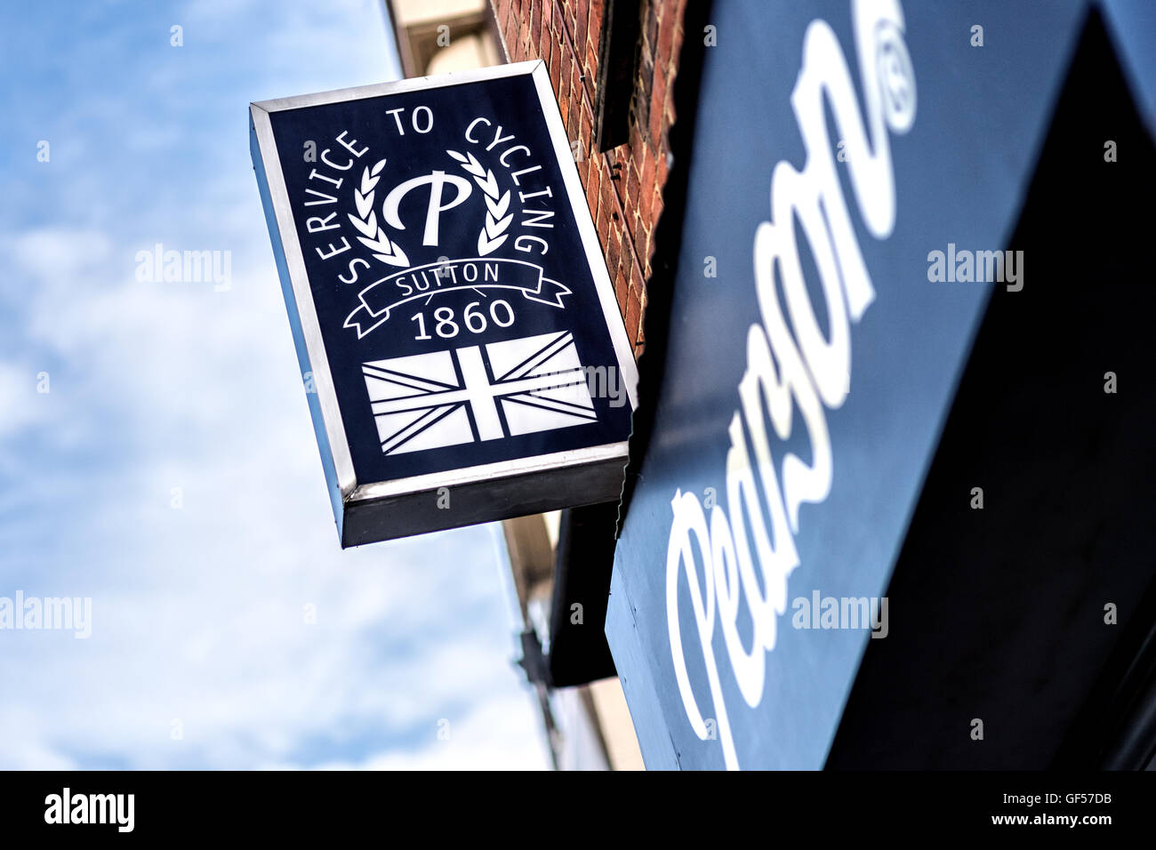 Cycle shop in london Stock Photo Alamy