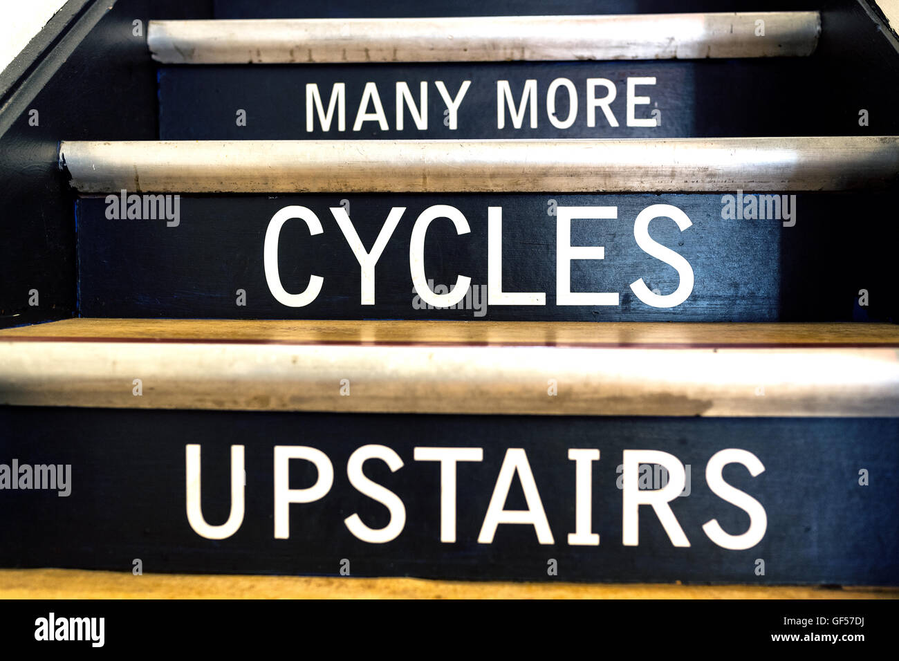 Cycle shop in london Stock Photo Alamy