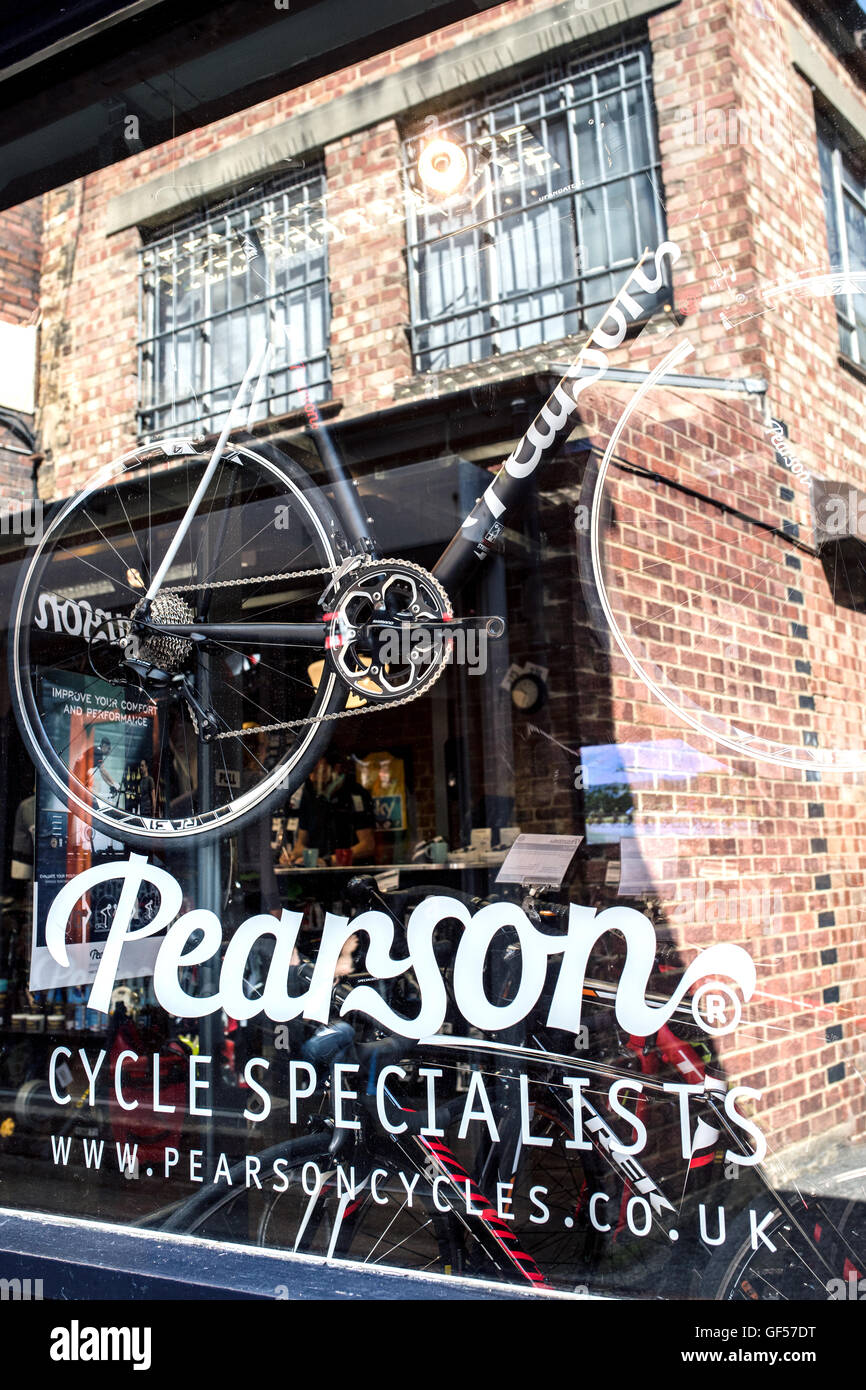 Shopwindow of a cycle shop in london Stock Photo