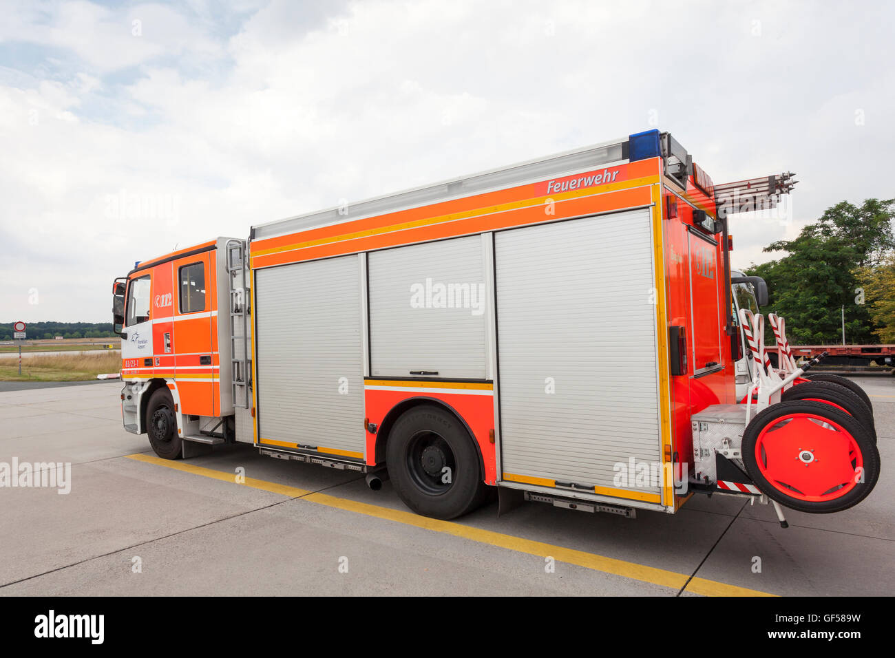 airport fire truck airport fire truck