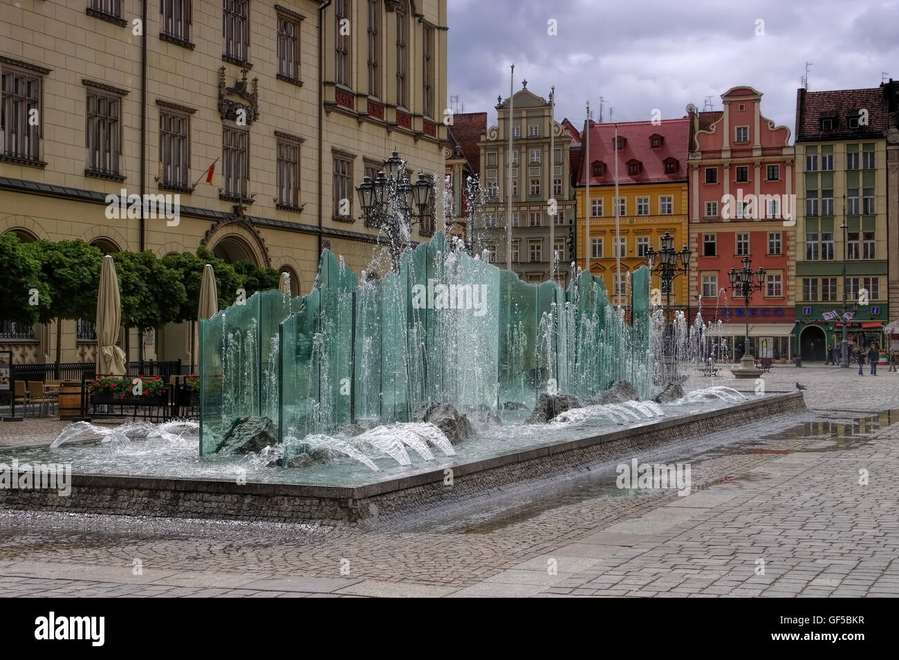 Breslau Glaeserner Brunnen am Markt in der Innenstadt - Wroclaw fountain on main square in the city Stock Photo
