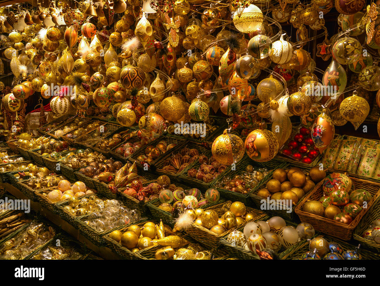 Christmas decorations in Wien Rathaus Market Stock Photo