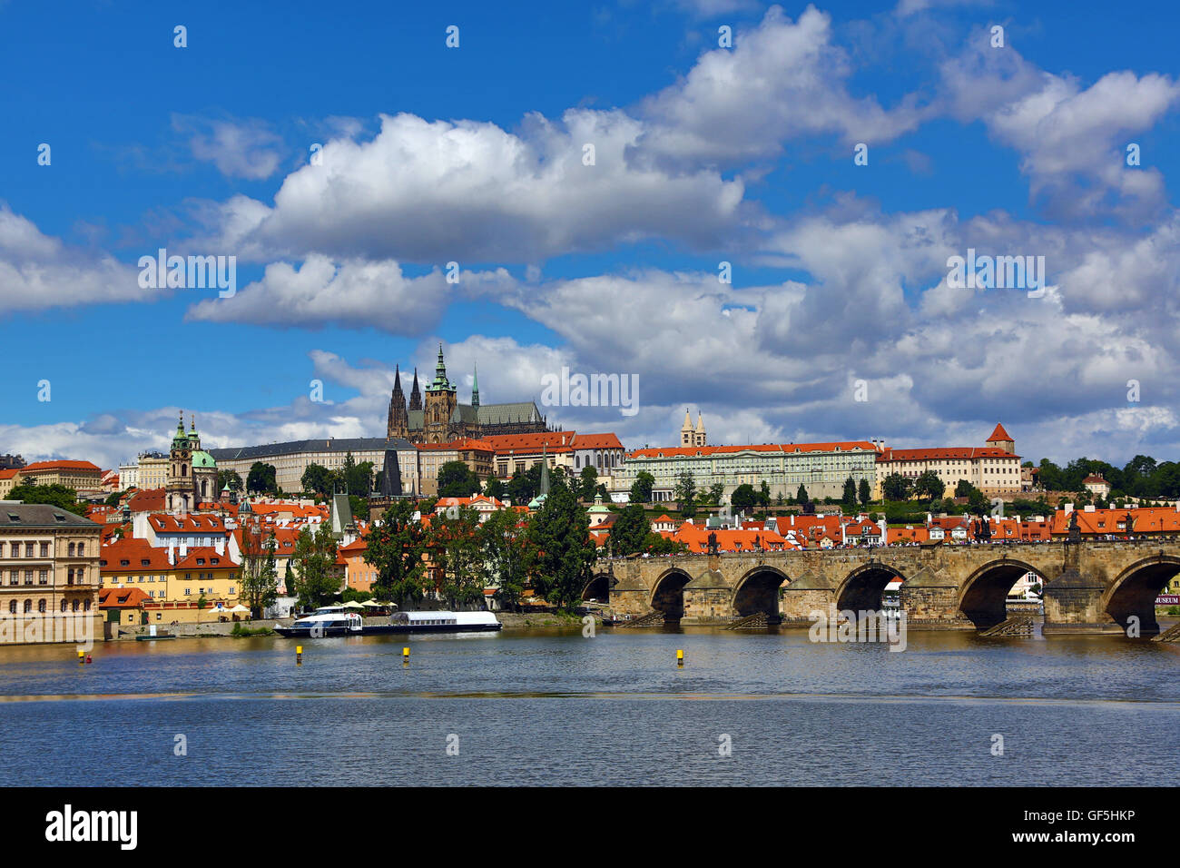 St. Vitus Cathedral and Prague Castle with the Charles Bridge over the Vltava River in Prague, Czech Republic Stock Photo