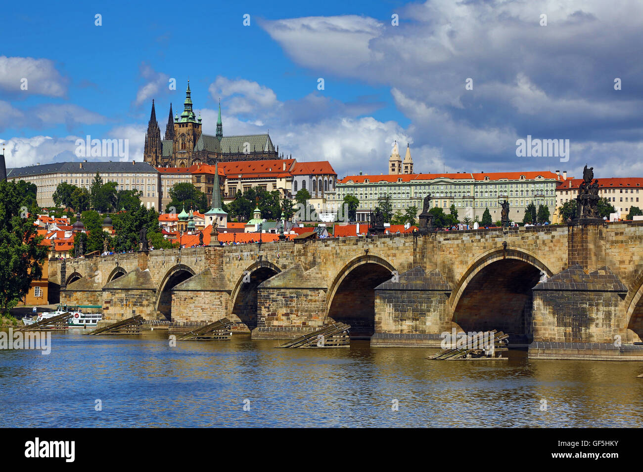 St. Vitus Cathedral and Prague Castle with the Charles Bridge over the Vltava River in Prague, Czech Republic Stock Photo