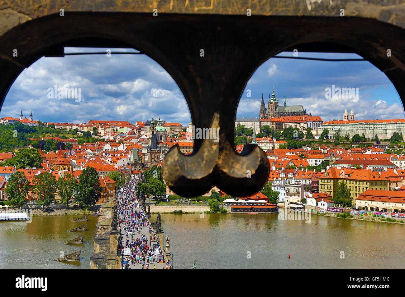 St. Vitus Cathedral and Prague Castle skyline with the Charles Bridge over the Vltava River in Prague, Czech Republic Stock Photo