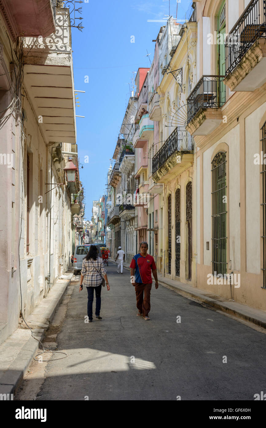 Street scene in Old Havana (La Habana Vieja), Cuba Stock Photo