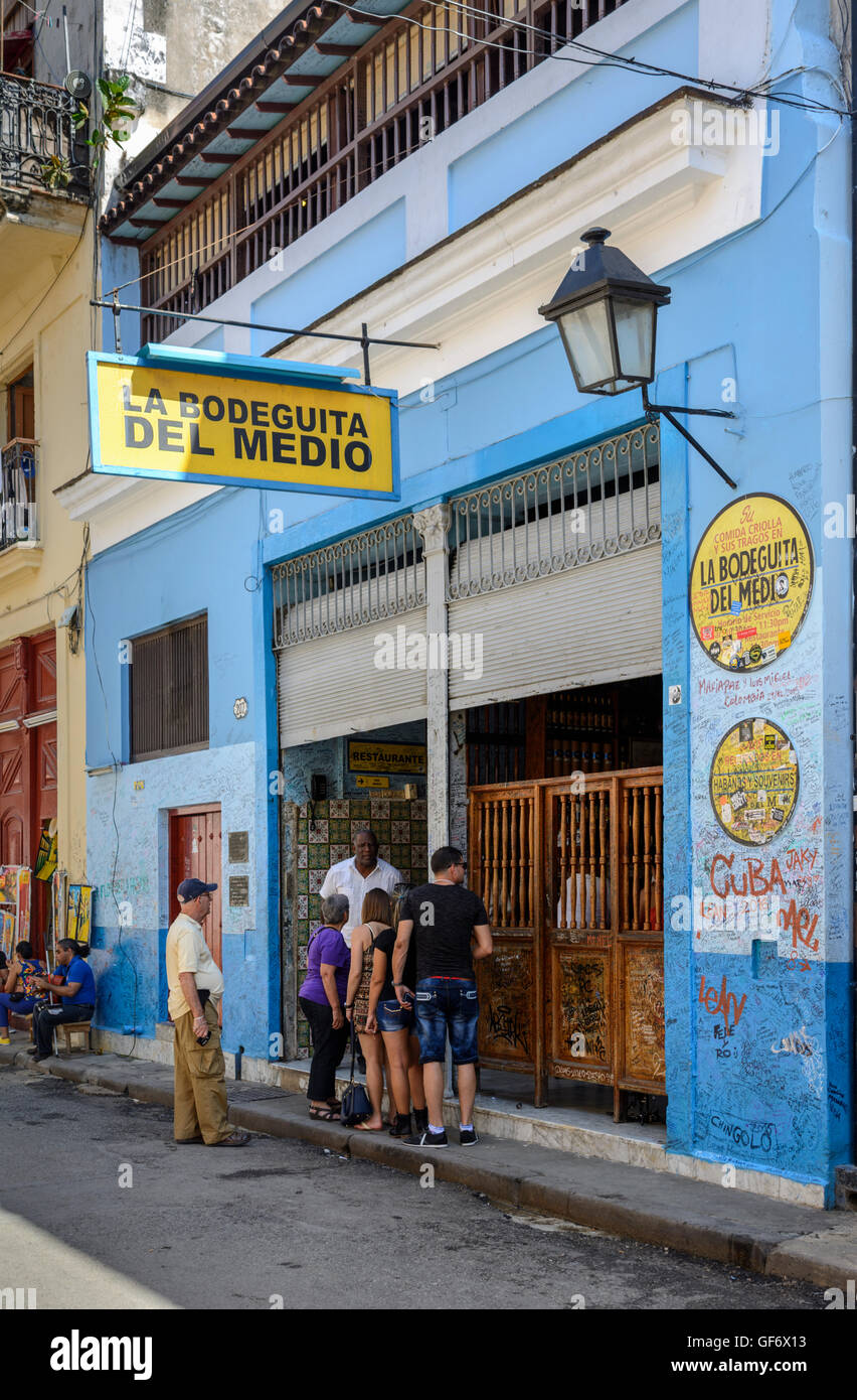 La Bodeguita del Medio in Old Havana (La Habana Vieja), Havana, Cuba - a famous bar frequented by Ernest Hemmingway Stock Photo