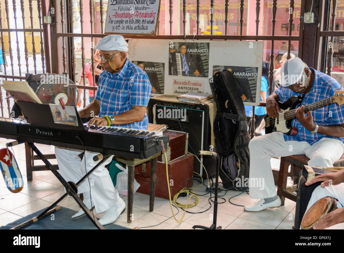 Pianist Amaranto Fernandez and his band playing in Cafe Vinales in Old Havana, Havana, Cuba Stock Photo