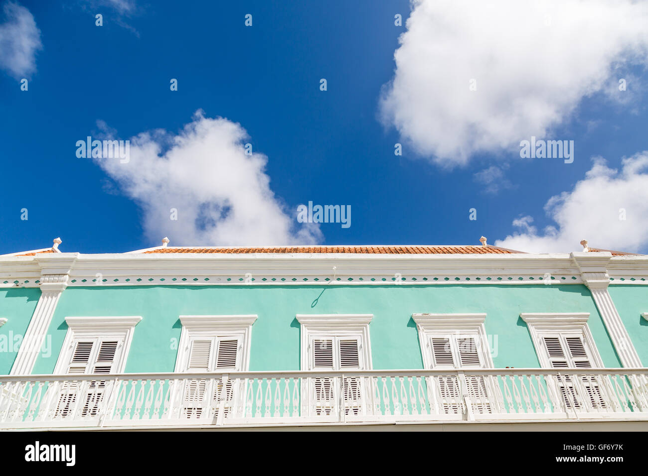 Blue and white building hi-res stock photography and images - Alamy