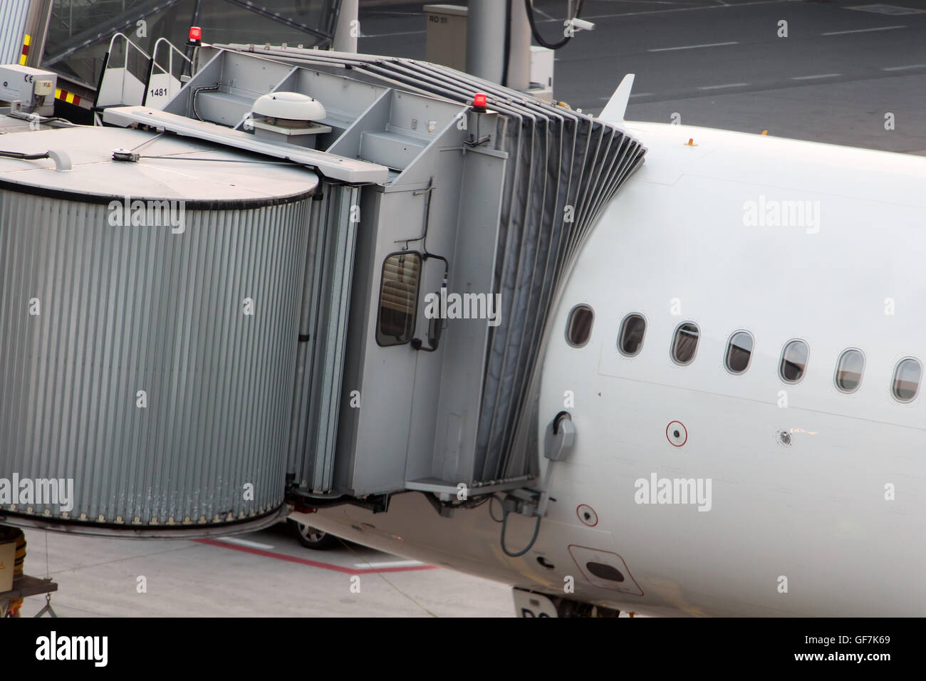 Airplane Connected To Gate Bridge Aircraft Ready For Boarding Stock Photo Alamy Airplane Connected To Gate Bridge Aircraft Ready For Boarding Stock Photo Alamy