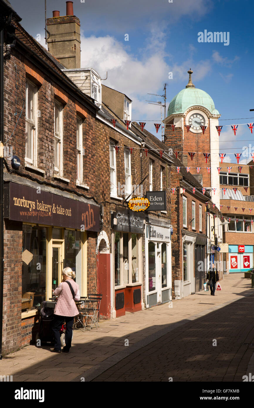 UK, England, Norfolk, King’s Lynn, Tower Street, shoppers in older part of shopping centre Stock Photo